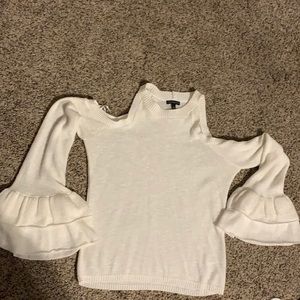 Bell sleeve Express shoulder less sweater